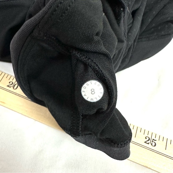 Lululemon Women’s Sz 8 Body Con Tank Top W/ Shelf Bra Black Activewear Mesh Back - Picture 11 of 15